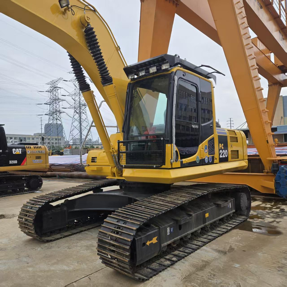 Komatsu PC220-8 - Beltegraver: bilde 4 Komatsu PC220-8 - Beltegraver: bilde 4