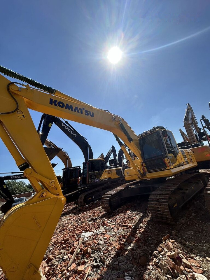 Komatsu PC240LC - Beltegraver: bilde 1 Komatsu PC240LC - Beltegraver: bilde 1
