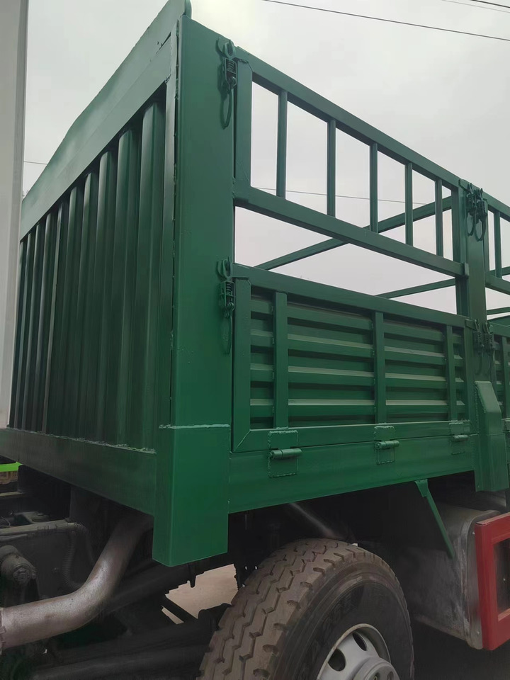 SINOTRUK Howo 8*4 Fence Bucket Truck - Lastebil: bilde 5 SINOTRUK Howo 8*4 Fence Bucket Truck - Lastebil: bilde 5