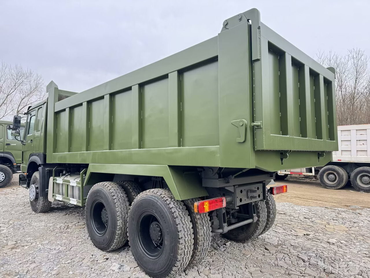 SINOTRUK HOWO 6x4 - Tippbil: bilde 2 SINOTRUK HOWO 6x4 - Tippbil: bilde 2