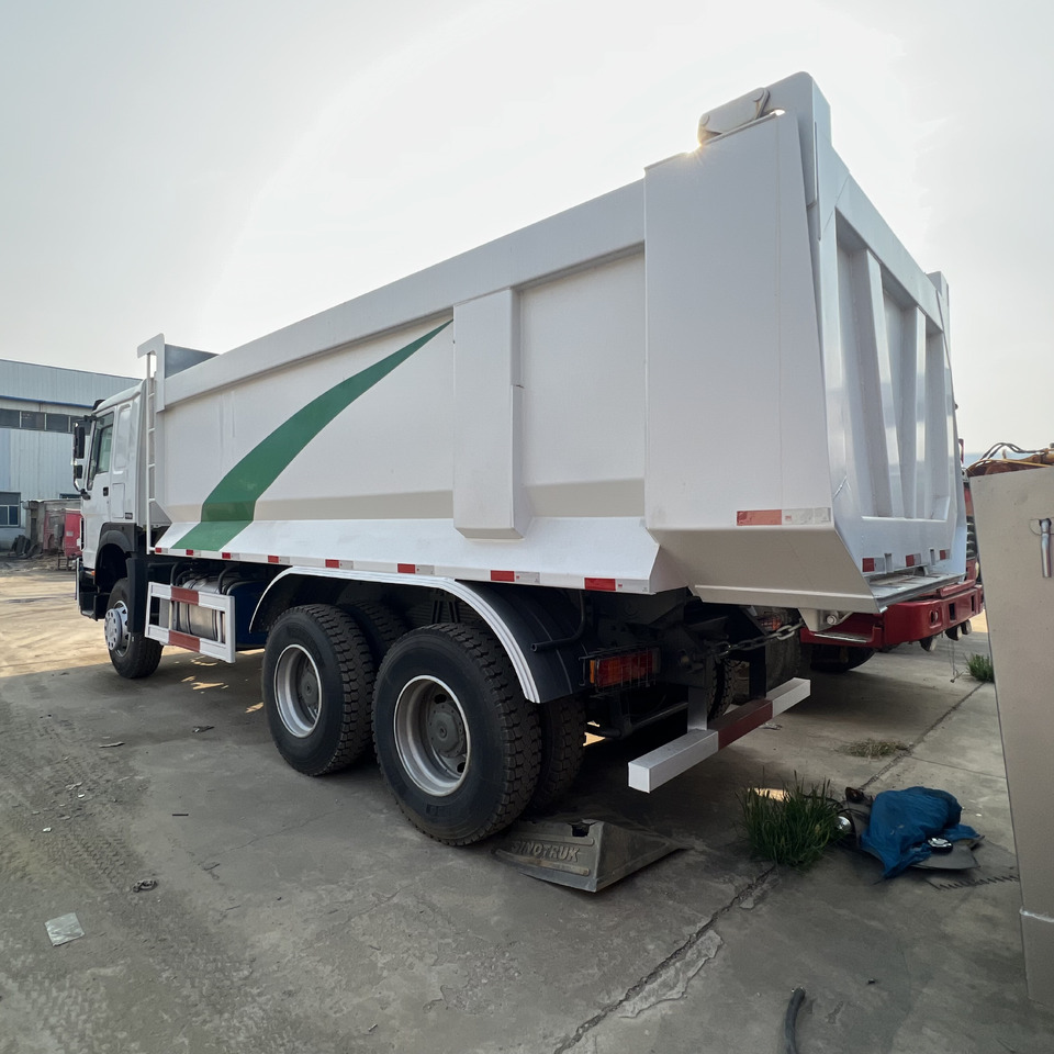 SINOTRUK HOWO - Skapbil: bilde 5 SINOTRUK HOWO - Skapbil: bilde 5