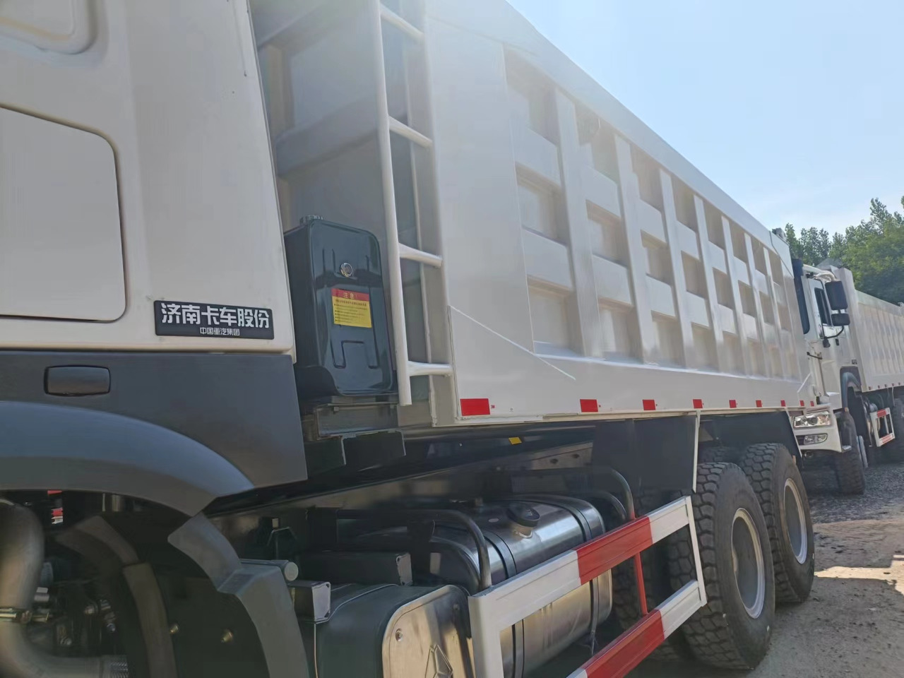 SINOTRUK HOWO - Tippbil: bilde 4 SINOTRUK HOWO - Tippbil: bilde 4