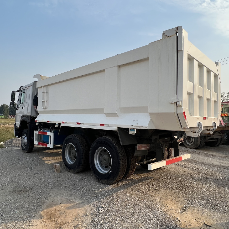 SINOTRUK HOWO - Skapbil: bilde 1 SINOTRUK HOWO - Skapbil: bilde 1
