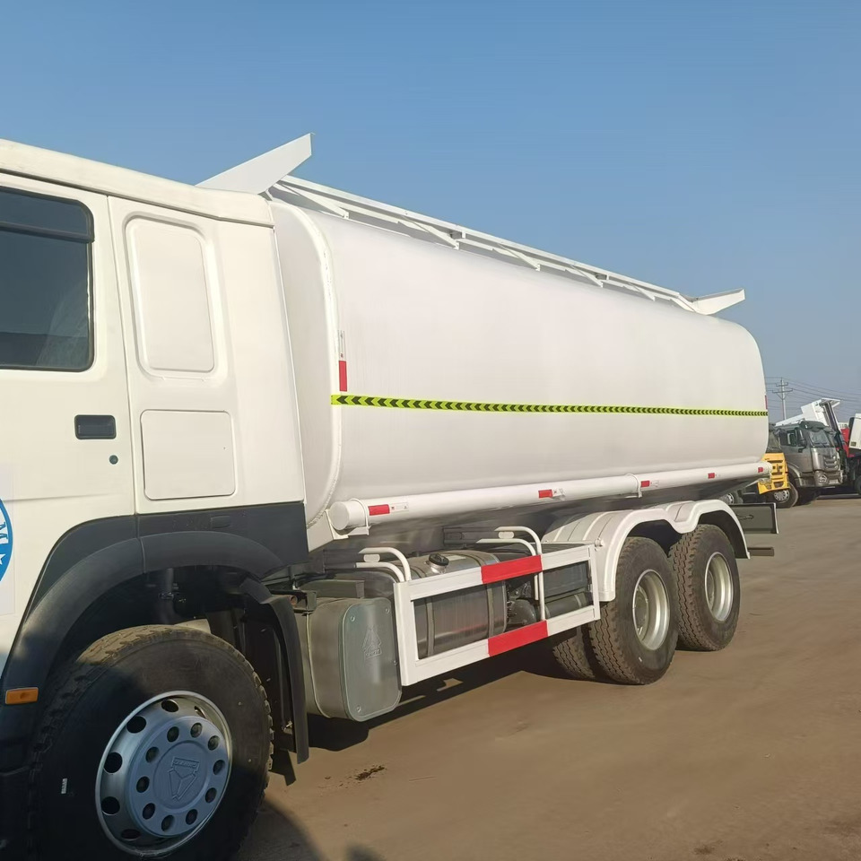 SINOTRUK HOWO - Tankbil: bilde 1 SINOTRUK HOWO - Tankbil: bilde 1