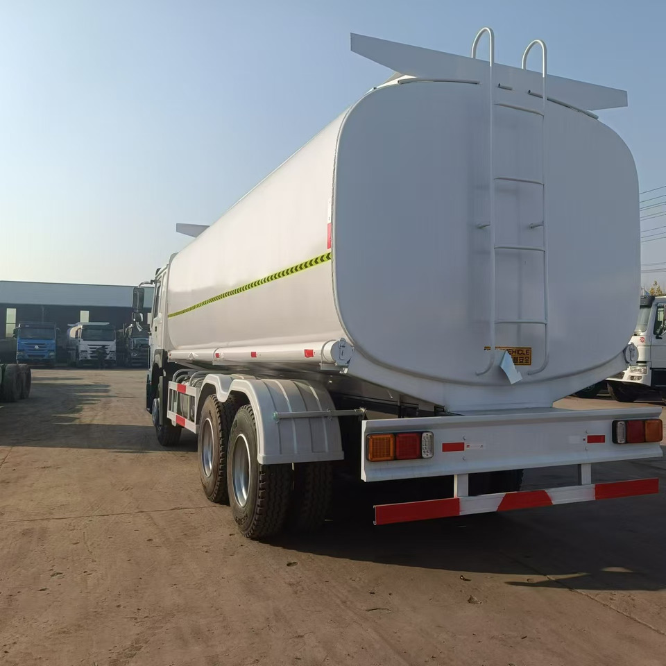 SINOTRUK HOWO - Tankbil: bilde 4 SINOTRUK HOWO - Tankbil: bilde 4