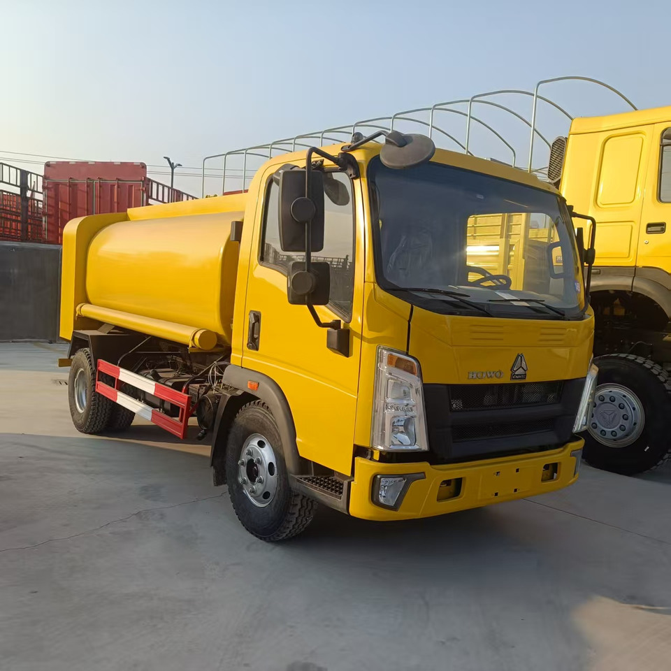SINOTRUK Tanker truck - Tankbil: bilde 1 SINOTRUK Tanker truck - Tankbil: bilde 1