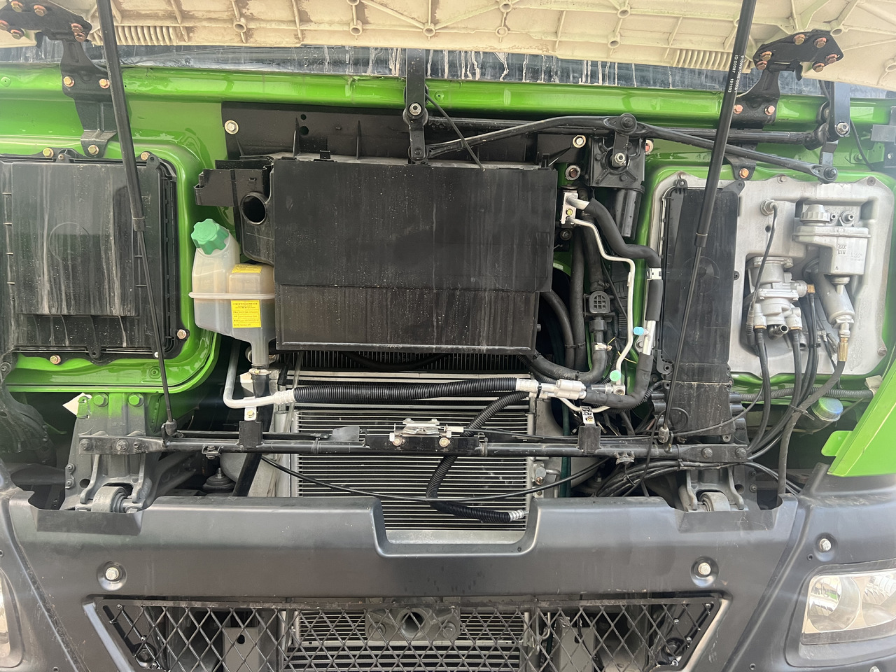 Sinotruk HOWO - Tippbil: bilde 4 Sinotruk HOWO - Tippbil: bilde 4