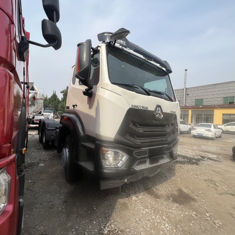 SINOTRUK HOHAN - Trekkvogn: bilde 2 SINOTRUK HOHAN - Trekkvogn: bilde 2