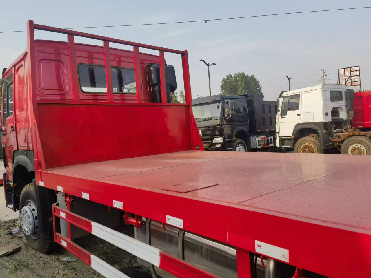 SINOTRUK HOWO 375 with semi-trailer - Trekkvogn: bilde 5 SINOTRUK HOWO 375 with semi-trailer - Trekkvogn: bilde 5