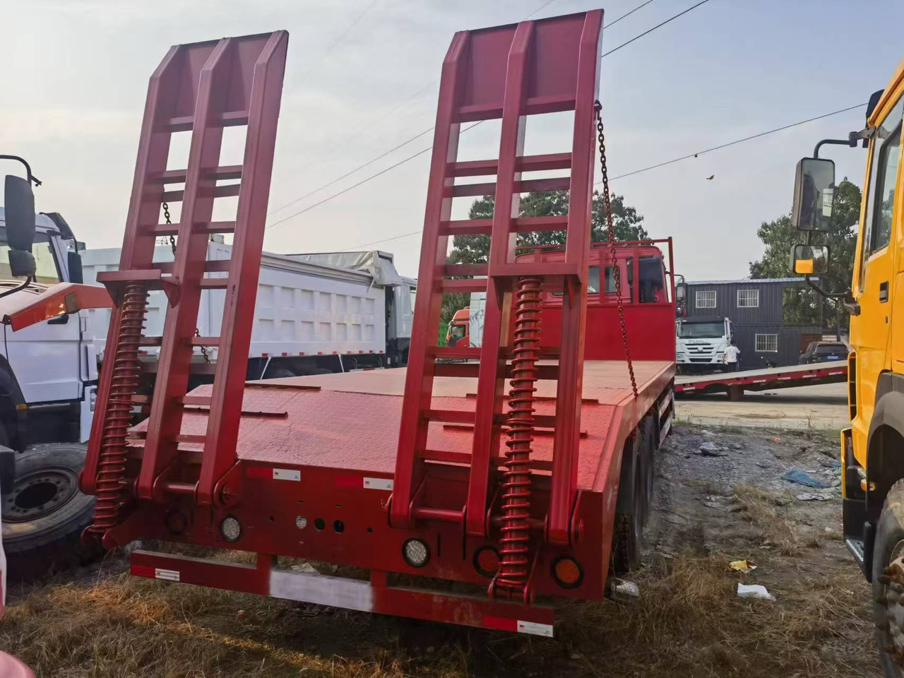 SINOTRUK HOWO 375 with semi-trailer - Trekkvogn: bilde 4 SINOTRUK HOWO 375 with semi-trailer - Trekkvogn: bilde 4