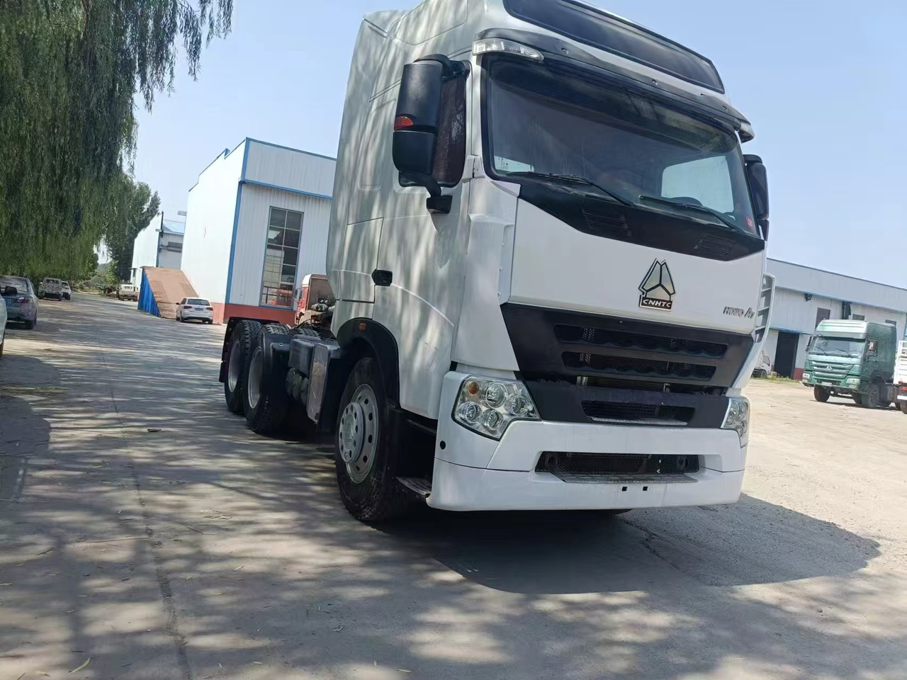 SINOTRUK HOWO A7 - Trekkvogn: bilde 1 SINOTRUK HOWO A7 - Trekkvogn: bilde 1