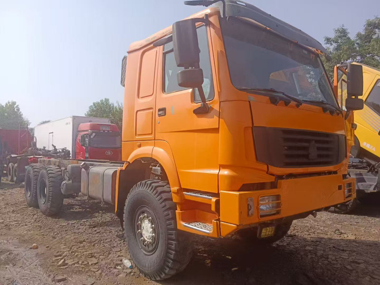 SINOTRUK HOWO - Trekkvogn: bilde 1 SINOTRUK HOWO - Trekkvogn: bilde 1