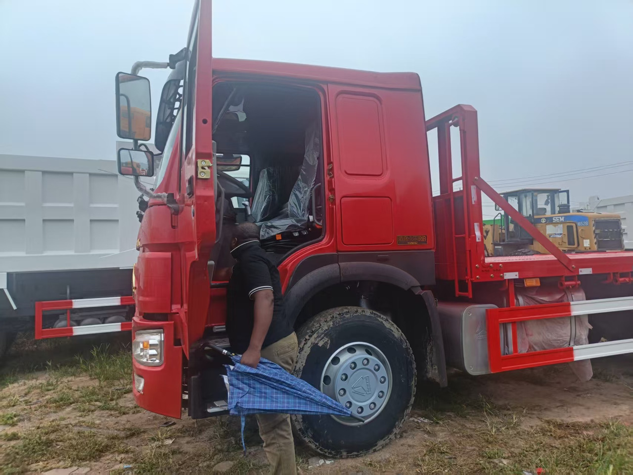 SINOTRUK HOWO - Trekkvogn: bilde 3 SINOTRUK HOWO - Trekkvogn: bilde 3