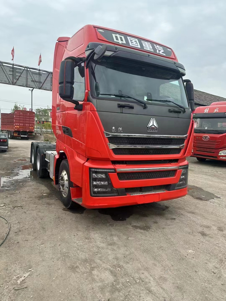 SINOTRUK HOWO - Trekkvogn: bilde 2 SINOTRUK HOWO - Trekkvogn: bilde 2