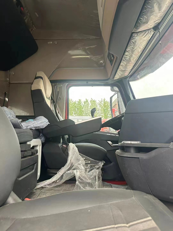 SINOTRUK HOWO - Trekkvogn: bilde 4 SINOTRUK HOWO - Trekkvogn: bilde 4