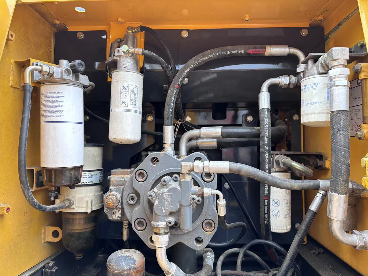 Volvo EC240D - Beltegraver: bilde 1 Volvo EC240D - Beltegraver: bilde 1