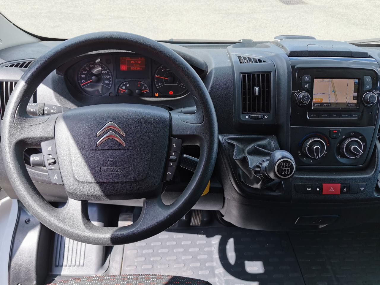 CITROEN Jumper 3.5t L2H2 2.2 HDi S&S - 140 III FOURGON TOLE Fourgon Tolé 35 L2H2 PHASE 3 - Kassebil: bilde 4 CITROEN Jumper 3.5t L2H2 2.2 HDi S&S - 140 III FOURGON TOLE Fourgon Tolé 35 L2H2 PHASE 3 - Kassebil: bilde 4