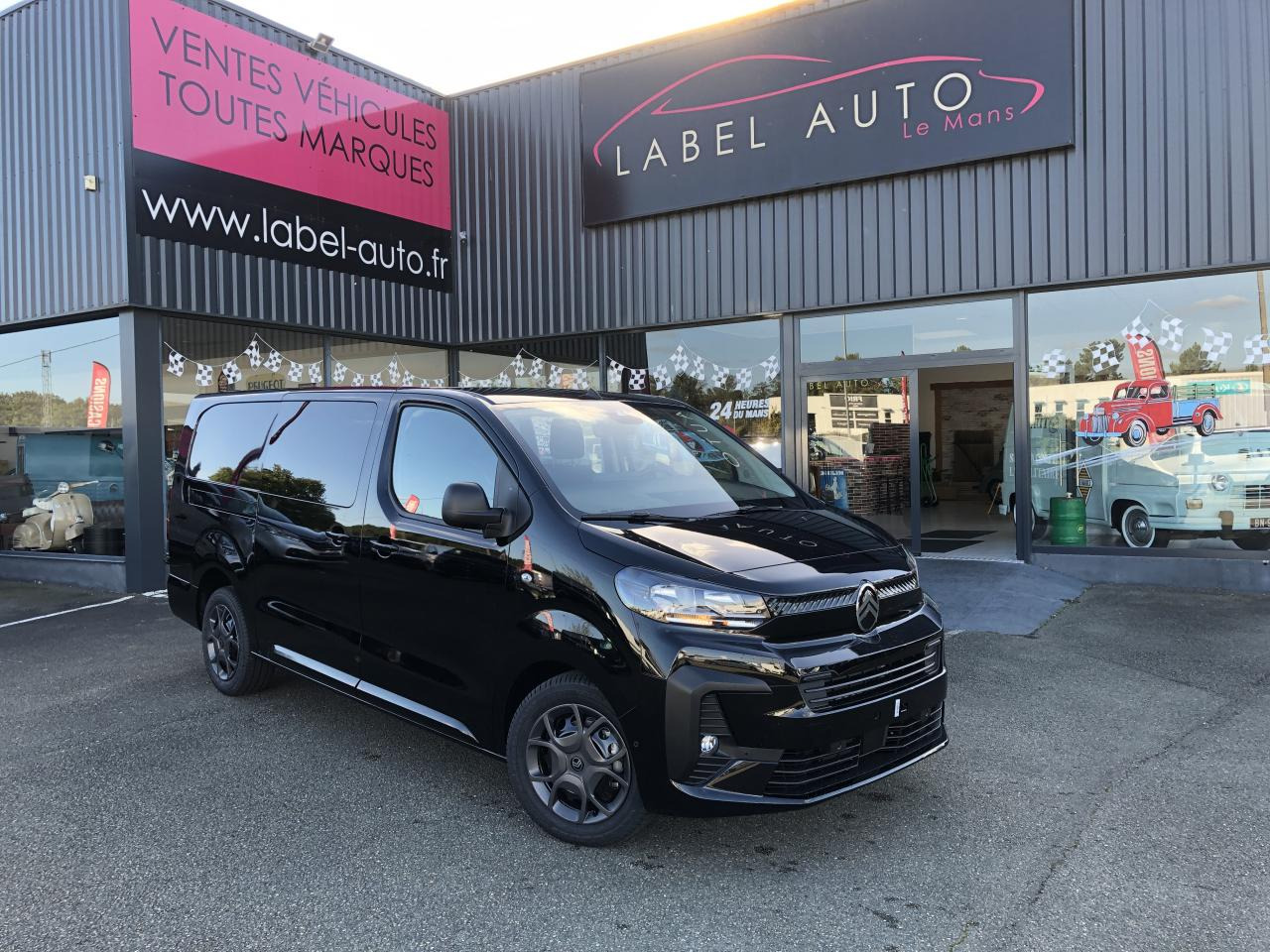 CITROEN Jumpy XL 2.0 BlueHDi - 180 S&S - BV EAT8 III CABINE APPROFONDIE Fixe PHASE 2 6 PLACES - Kassebil: bilde 1 CITROEN Jumpy XL 2.0 BlueHDi - 180 S&S - BV EAT8 III CABINE APPROFONDIE Fixe PHASE 2 6 PLACES - Kassebil: bilde 1