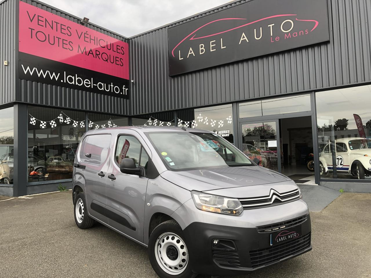 CITROEN berlingo M 1000KG BLUEHDI 130 S&S CLUB EAT8 - Kassebil: bilde 1 CITROEN berlingo M 1000KG BLUEHDI 130 S&S CLUB EAT8 - Kassebil: bilde 1