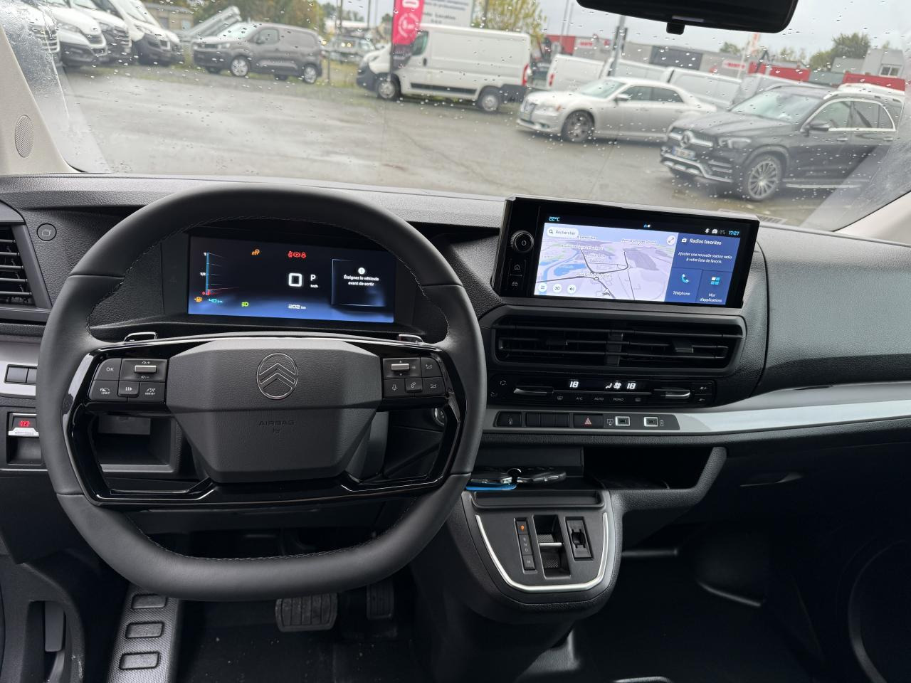 CITROEN jumpy M 2.0 BLUEHDI 180 S S EAT8 DOUBLE CABINE 5 PLACES - Kassebil: bilde 3 CITROEN jumpy M 2.0 BLUEHDI 180 S S EAT8 DOUBLE CABINE 5 PLACES - Kassebil: bilde 3