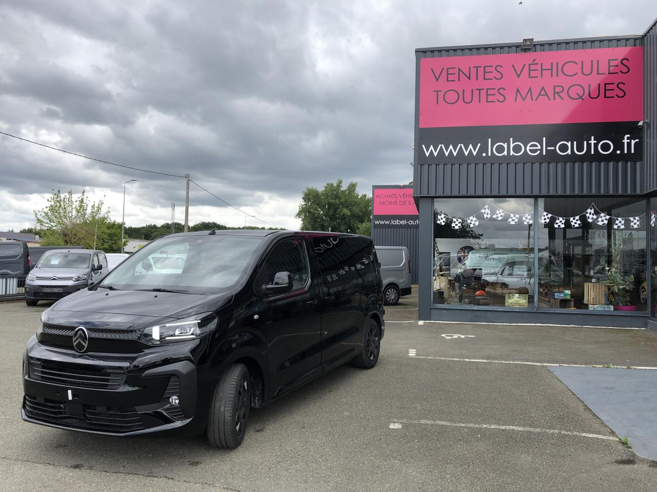 CITROEN jumpy XL 2.0 BLUEHDI 180CH S&S CABINE APPROFONDIE FIXE EAT8 5 PLACES - Kassebil: bilde 5 CITROEN jumpy XL 2.0 BLUEHDI 180CH S&S CABINE APPROFONDIE FIXE EAT8 5 PLACES - Kassebil: bilde 5