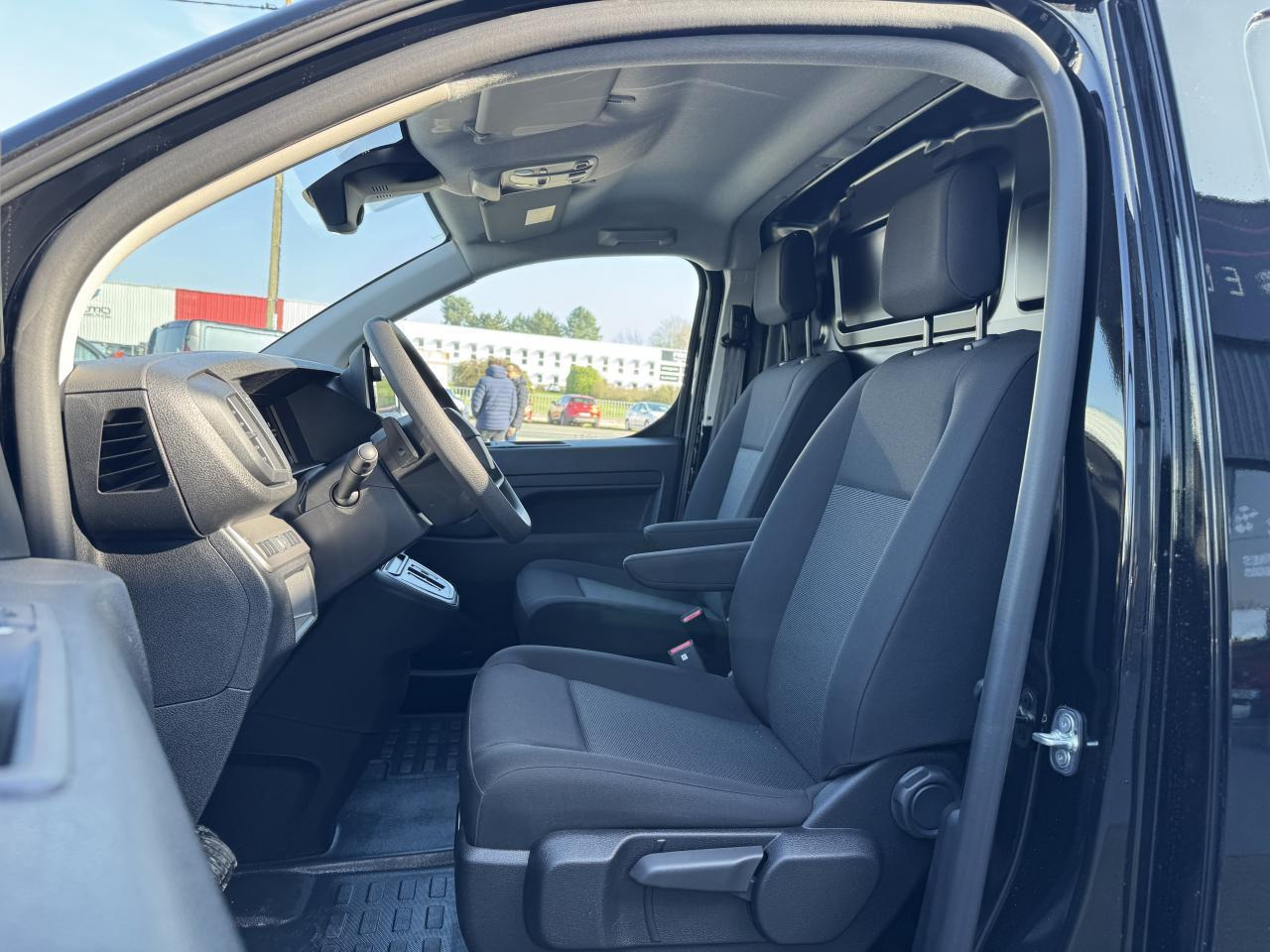 Citroen Jumpy 2 PLACES XL 2.0 BLUEHDI 180CH S&S PACK PREMIUM CONNECT EAT8 - Kassebil: bilde 4 Citroen Jumpy 2 PLACES XL 2.0 BLUEHDI 180CH S&S PACK PREMIUM CONNECT EAT8 - Kassebil: bilde 4