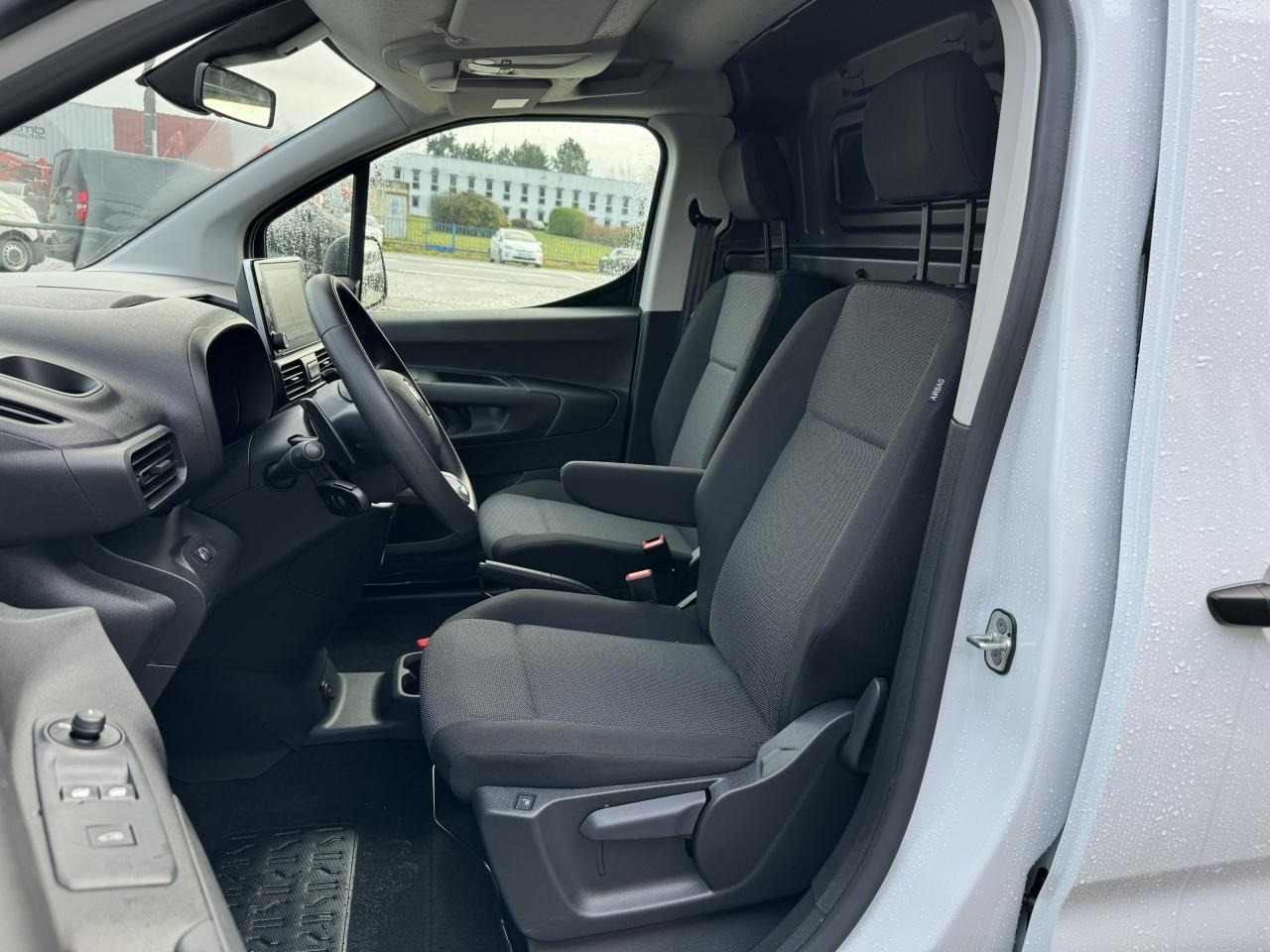 FIAT Doblo XL 950KG 1.5 BlueHDi S&S - 130 - BV EAT8 III FOURGON Fourgon XL PHASE 2 - Kassebil: bilde 5 FIAT Doblo XL 950KG 1.5 BlueHDi S&S - 130 - BV EAT8 III FOURGON Fourgon XL PHASE 2 - Kassebil: bilde 5