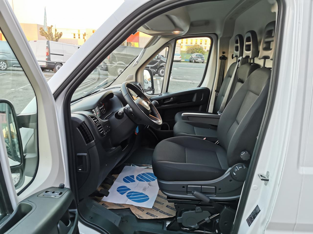 FIAT Ducato Tôlé Maxi 3.5 XL H2 2.2 - 140 S&S III FOURGON TOLE Fourgon Tôlé - Kassebil: bilde 5 FIAT Ducato Tôlé Maxi 3.5 XL H2 2.2 - 140 S&S III FOURGON TOLE Fourgon Tôlé - Kassebil: bilde 5