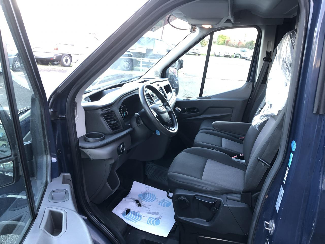 FORD Transit 350 L3H2 2.0 EcoBlue 130ch Frigorifique Ambiente - Kassebil: bilde 4 FORD Transit 350 L3H2 2.0 EcoBlue 130ch Frigorifique Ambiente - Kassebil: bilde 4