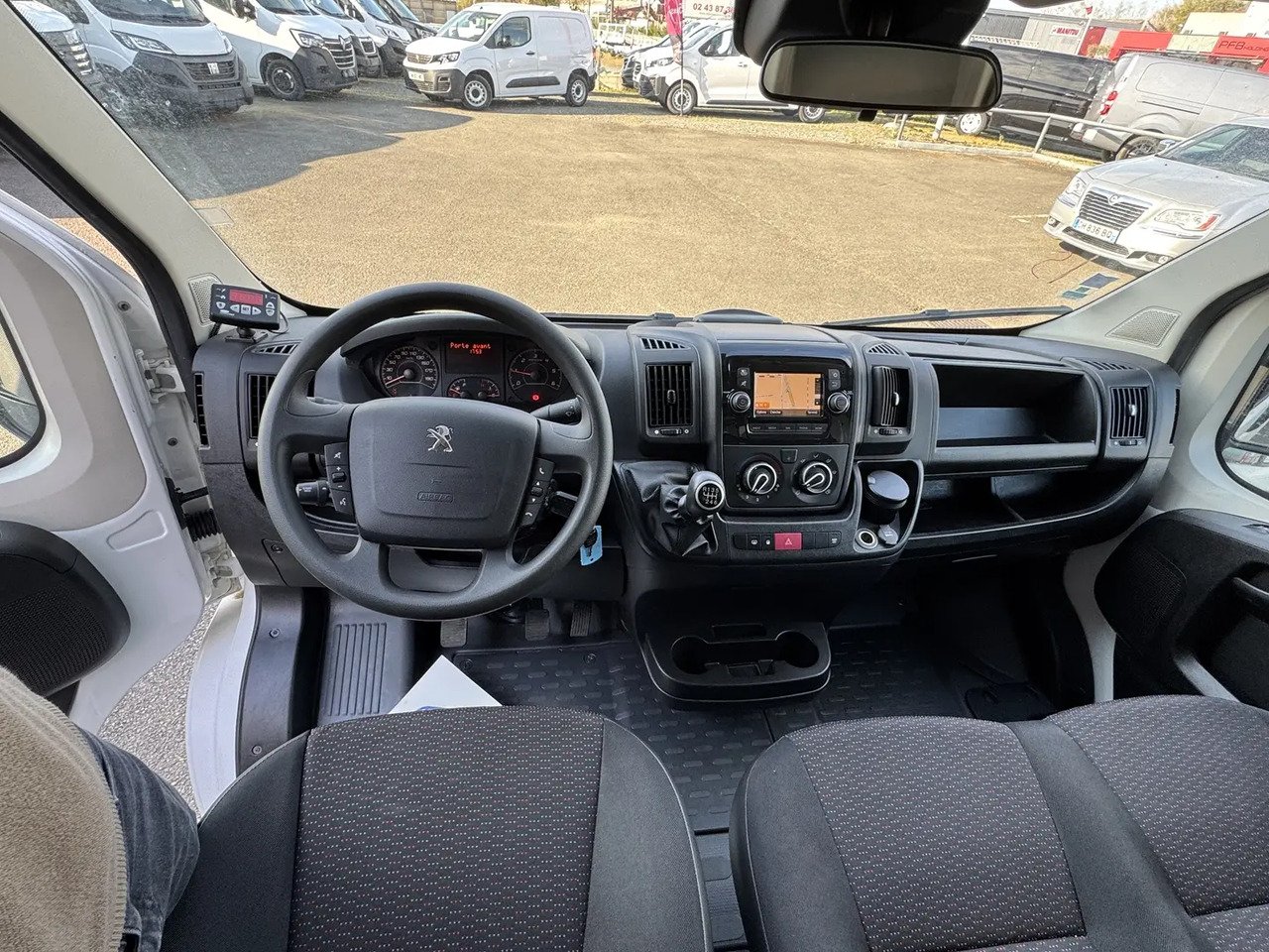 Fiat Ducato CCB 3.5 MAXI HD M 2.3 MULTIJET 130CH BUSINESS - Varebil med skap: bilde 4 Fiat Ducato CCB 3.5 MAXI HD M 2.3 MULTIJET 130CH BUSINESS - Varebil med skap: bilde 4