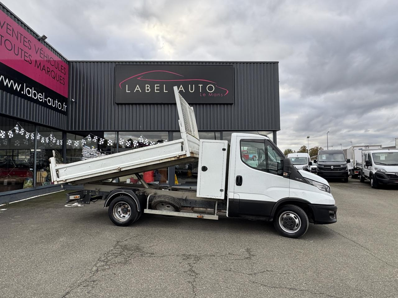 IVECO Daily 35 C 14 BENNE + COFFRE Epmt.3.75 - Varebil med tipp: bilde 1 IVECO Daily 35 C 14 BENNE + COFFRE Epmt.3.75 - Varebil med tipp: bilde 1