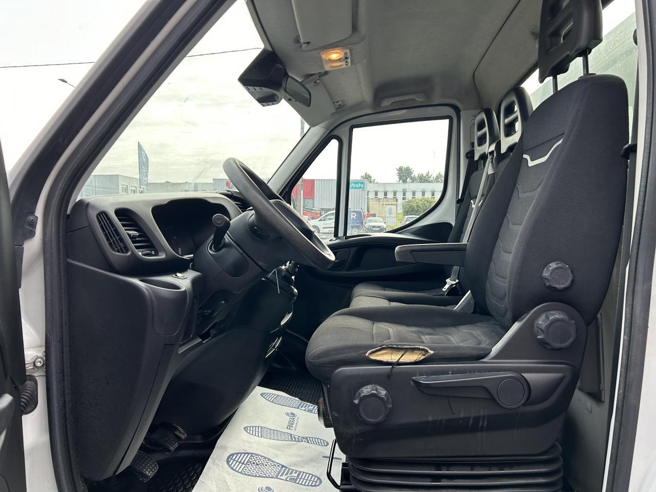 IVECO Daily 35 C 14 S&S (Quad-Leaf) CHASSIS CABINE 2014 35C/35S Chassis cabine 35 C Epmt.3.75 PHASE 3 - Varebil med tipp: bilde 5 IVECO Daily 35 C 14 S&S (Quad-Leaf) CHASSIS CABINE 2014 35C/35S Chassis cabine 35 C Epmt.3.75 PHASE 3 - Varebil med tipp: bilde 5