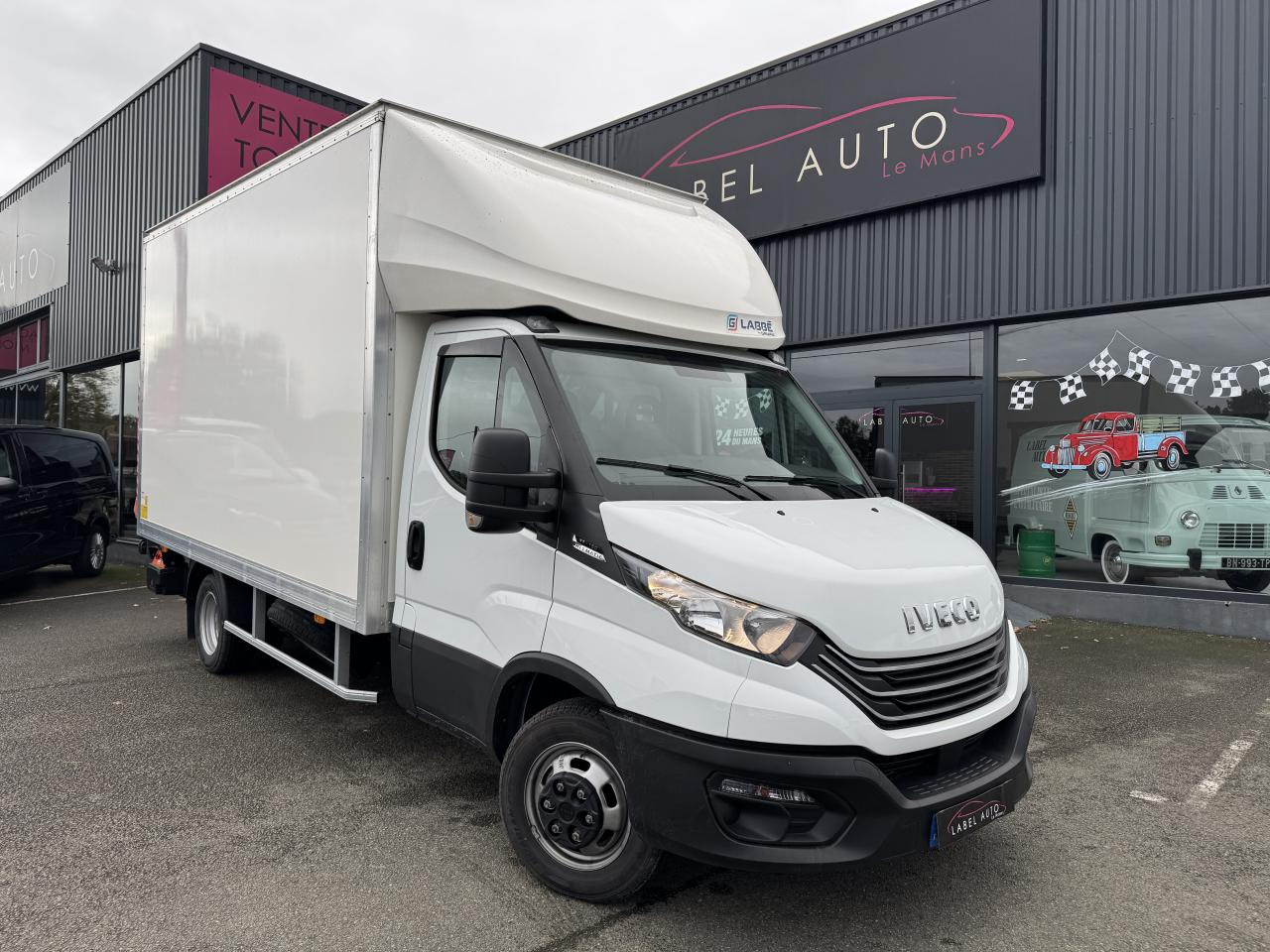 IVECO Daily 35 C 16H 3L0 BV Hi-Matic CAISSE 20M3 + HAYON - Varebil med skap: bilde 2 IVECO Daily 35 C 16H 3L0 BV Hi-Matic CAISSE 20M3 + HAYON - Varebil med skap: bilde 2