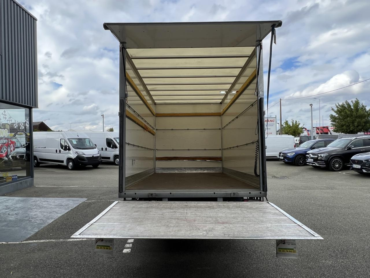 IVECO Daily 35C16 CAISSE HAYON 20M3 RJ 3.0L 160CH - Varebil med skap: bilde 3 IVECO Daily 35C16 CAISSE HAYON 20M3 RJ 3.0L 160CH - Varebil med skap: bilde 3