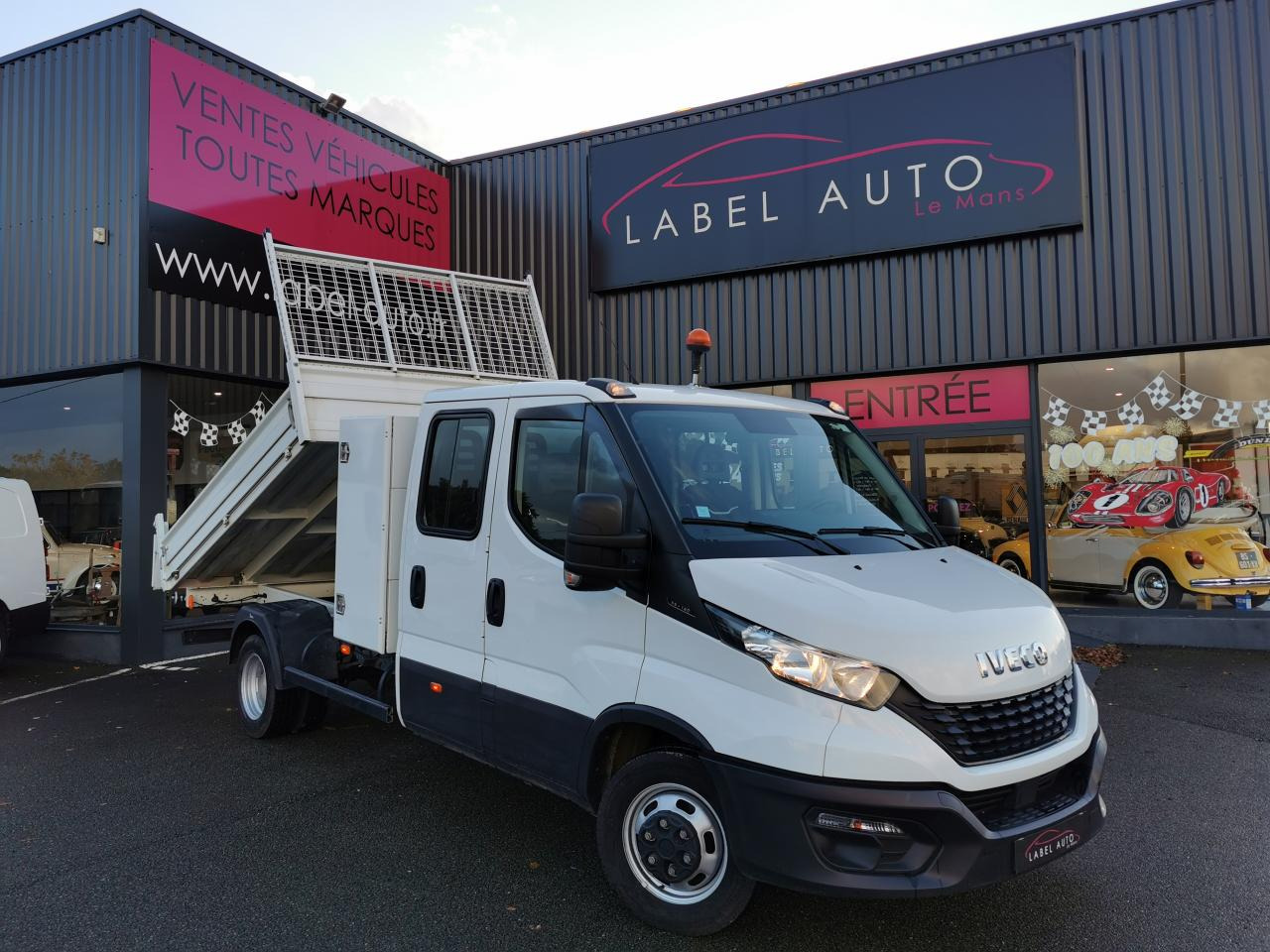 IVECO daily 35C14 BENNE COFFRE DOUBLE CABINE 6 places - Varebil med tipp: bilde 1 IVECO daily 35C14 BENNE COFFRE DOUBLE CABINE 6 places - Varebil med tipp: bilde 1