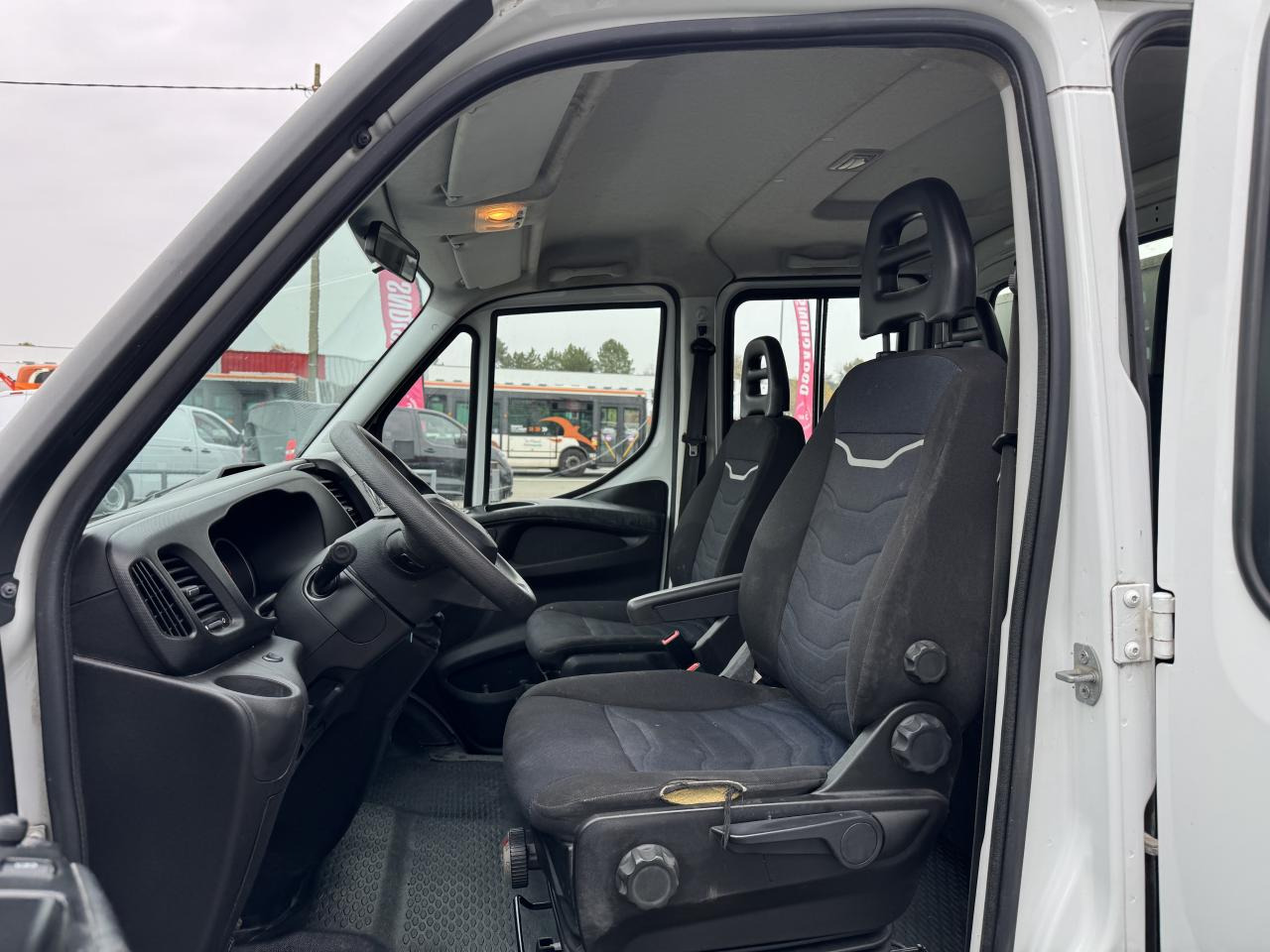 IVECO daily 35C14 BENNE COFFRE DOUBLE CABINE 6 places - Varebil med tipp: bilde 4 IVECO daily 35C14 BENNE COFFRE DOUBLE CABINE 6 places - Varebil med tipp: bilde 4