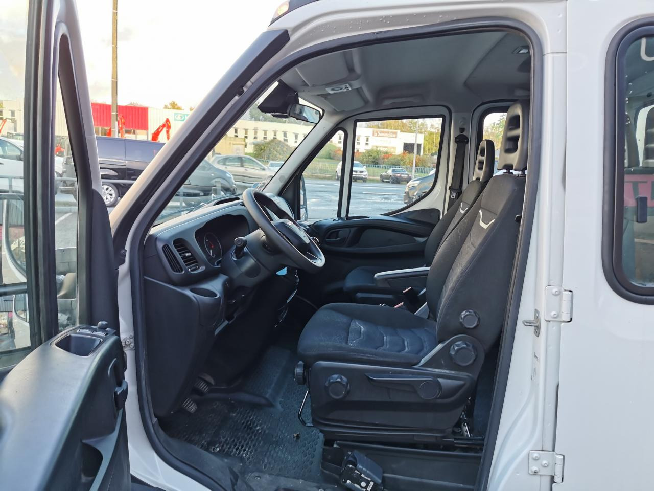 IVECO daily 35C14 BENNE COFFRE DOUBLE CABINE 6 places - Varebil med tipp: bilde 5 IVECO daily 35C14 BENNE COFFRE DOUBLE CABINE 6 places - Varebil med tipp: bilde 5