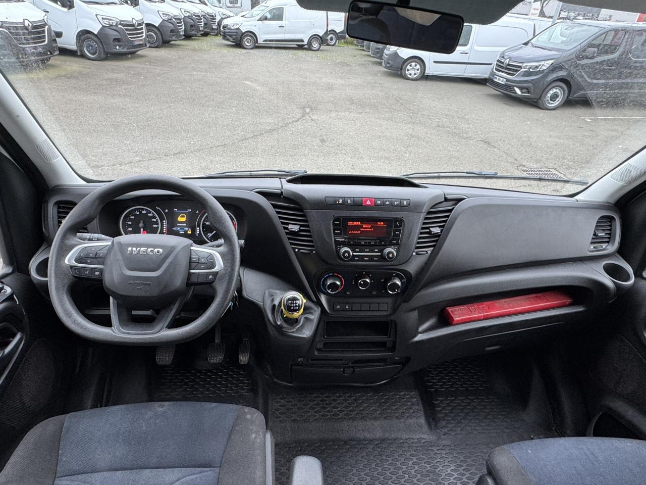 IVECO daily 35C14 BENNE COFFRE DOUBLE CABINE 6 places - Varebil med tipp: bilde 3 IVECO daily 35C14 BENNE COFFRE DOUBLE CABINE 6 places - Varebil med tipp: bilde 3