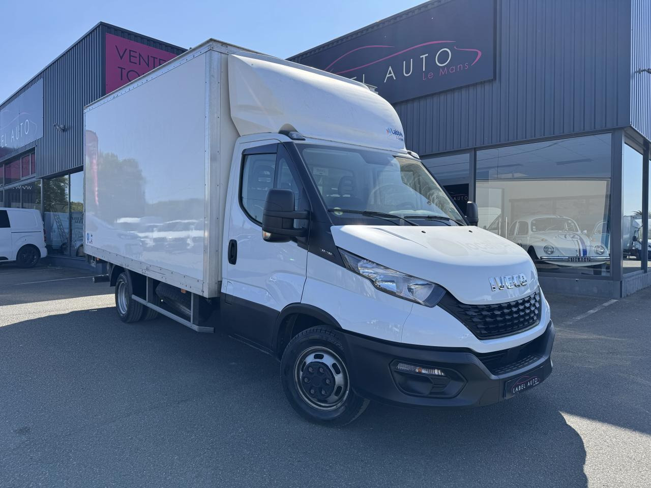 Iveco Daily 35 C 16 CAISSE HAYON 20M3 - Varebil med skap: bilde 2 Iveco Daily 35 C 16 CAISSE HAYON 20M3 - Varebil med skap: bilde 2