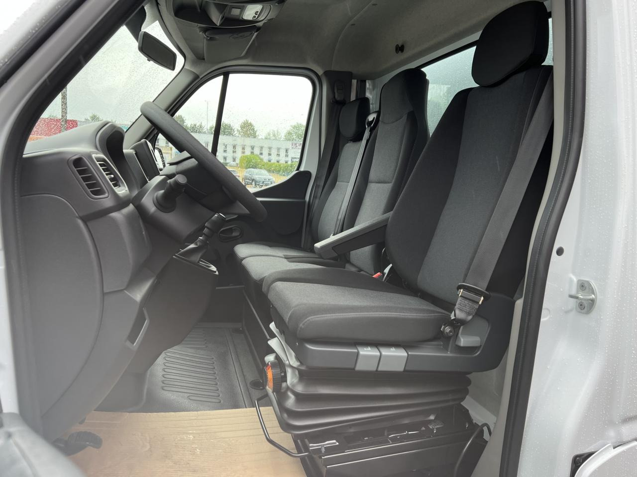 NISSAN nv400 BENNE 3,5t L3H1 2.3 dCi - 165CH CHASSIS RJ Propulsion - Varebil med tipp: bilde 4 NISSAN nv400 BENNE 3,5t L3H1 2.3 dCi - 165CH CHASSIS RJ Propulsion - Varebil med tipp: bilde 4