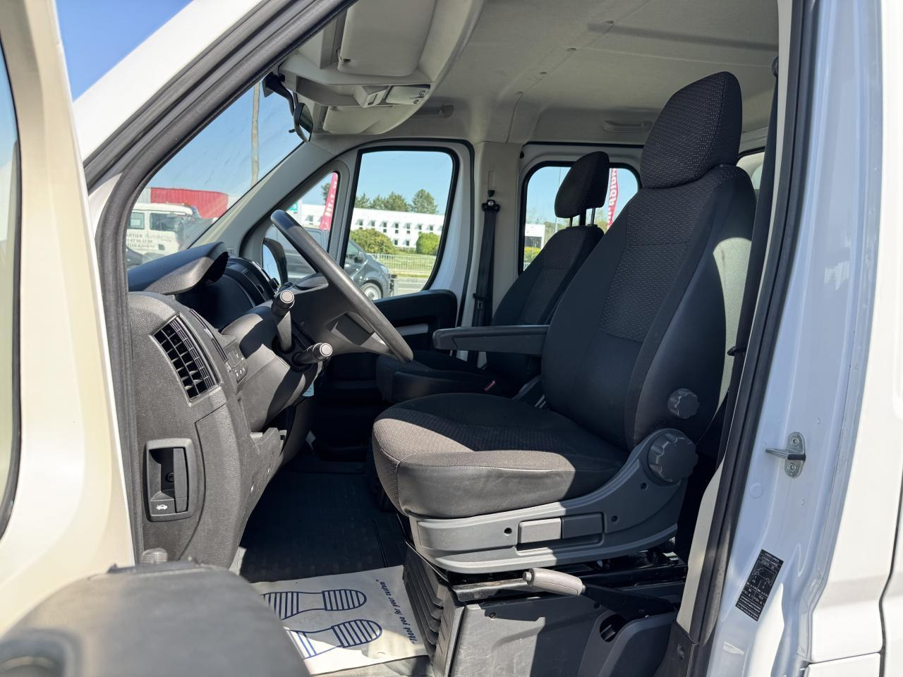 Opel Movano combi 3.5 MAXI 165CH BLUEHDI S&S BENNE COFFRE DOUBLE CABINE 6 PLACES - Varebil med tipp: bilde 4 Opel Movano combi 3.5 MAXI 165CH BLUEHDI S&S BENNE COFFRE DOUBLE CABINE 6 PLACES - Varebil med tipp: bilde 4