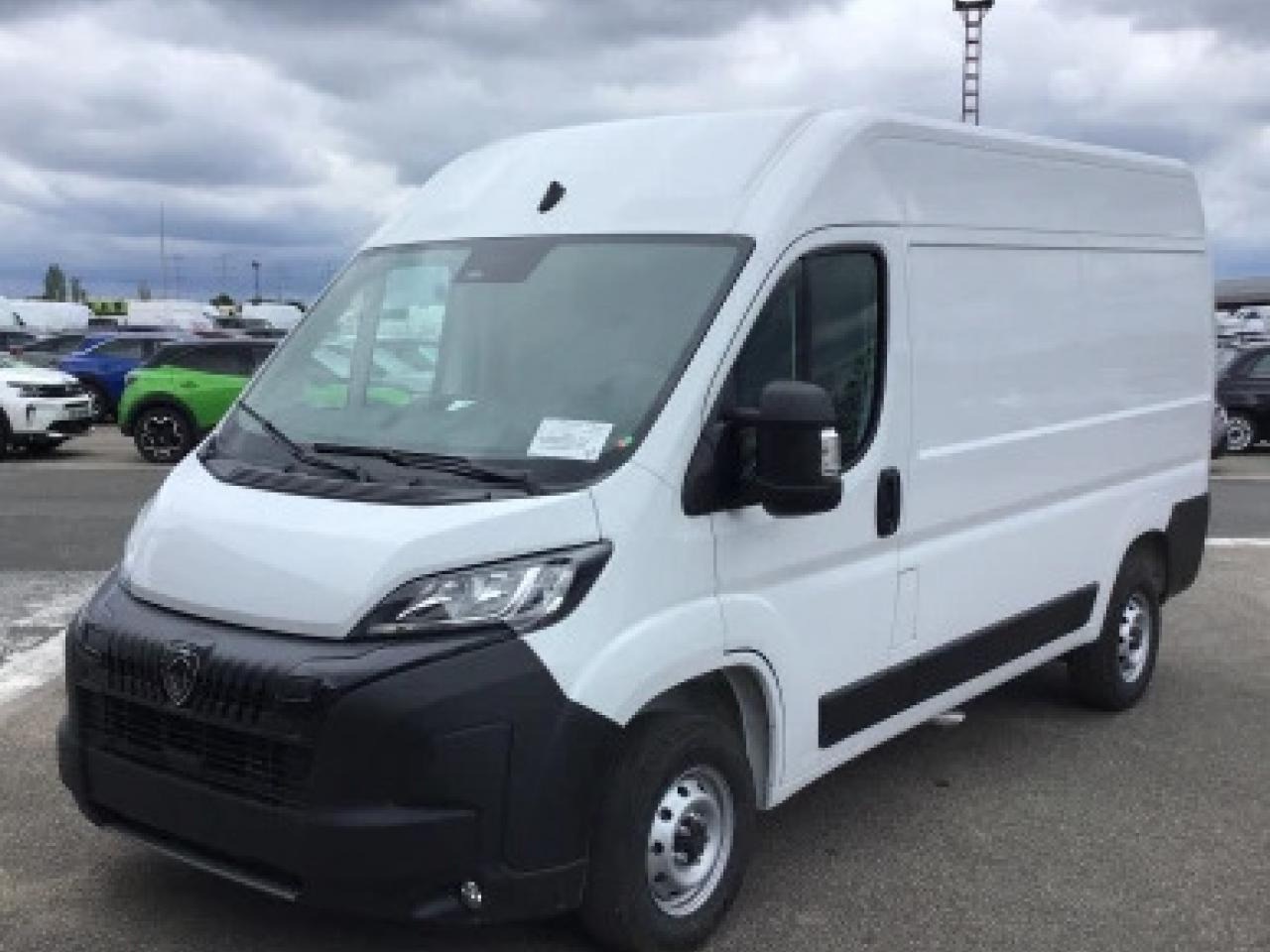 PEUGEOT Boxer 3.3t L2H2 2.2 HDi S&S - 140 III FOURGON TOLE Fourgon Tolé 333 L2H2 PHASE 3 - Kassebil: bilde 3 PEUGEOT Boxer 3.3t L2H2 2.2 HDi S&S - 140 III FOURGON TOLE Fourgon Tolé 333 L2H2 PHASE 3 - Kassebil: bilde 3
