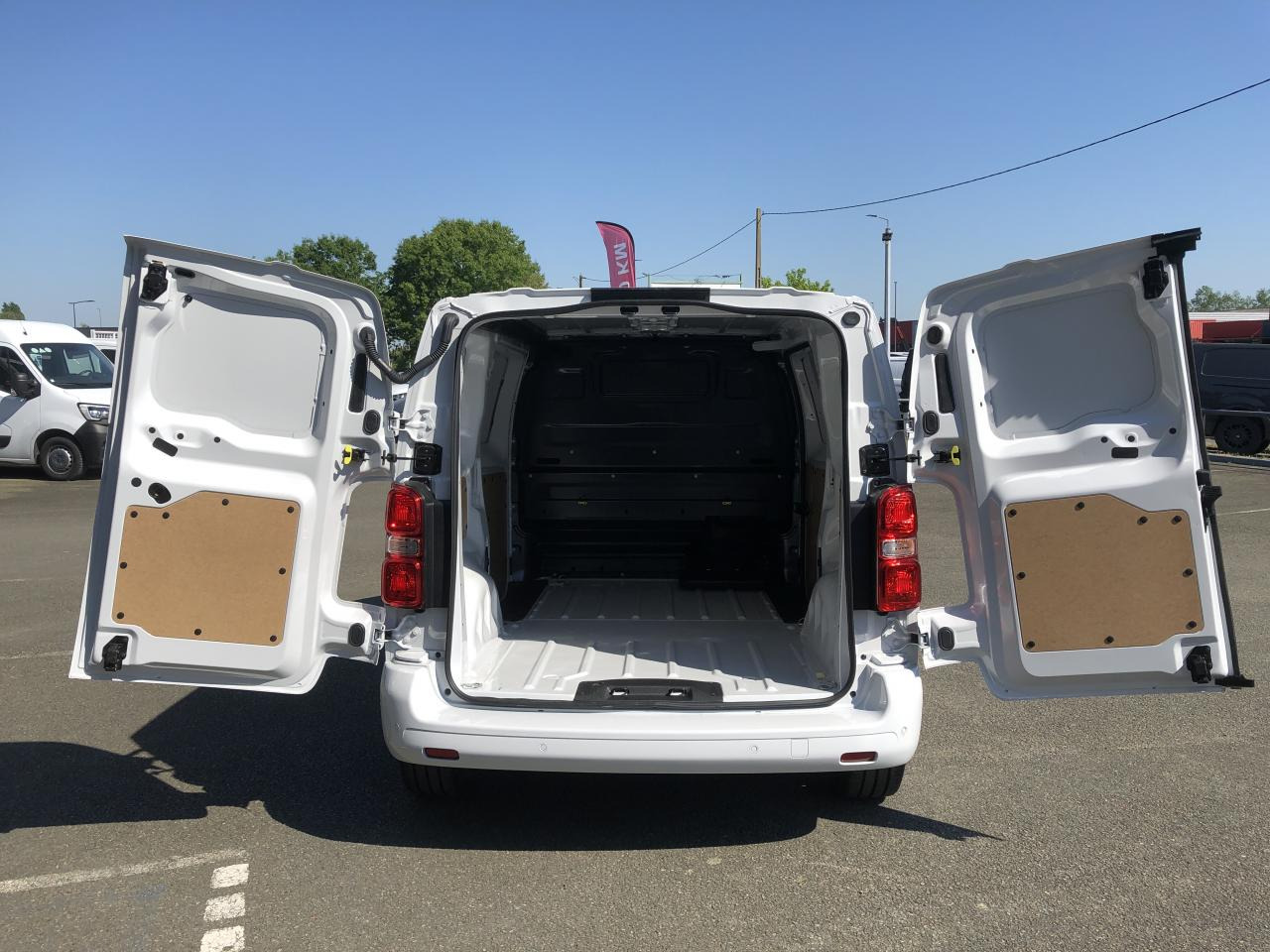 PEUGEOT EXPERT M 2.0 HDI 145CH EAT-8 - Kassebil: bilde 3 PEUGEOT EXPERT M 2.0 HDI 145CH EAT-8 - Kassebil: bilde 3
