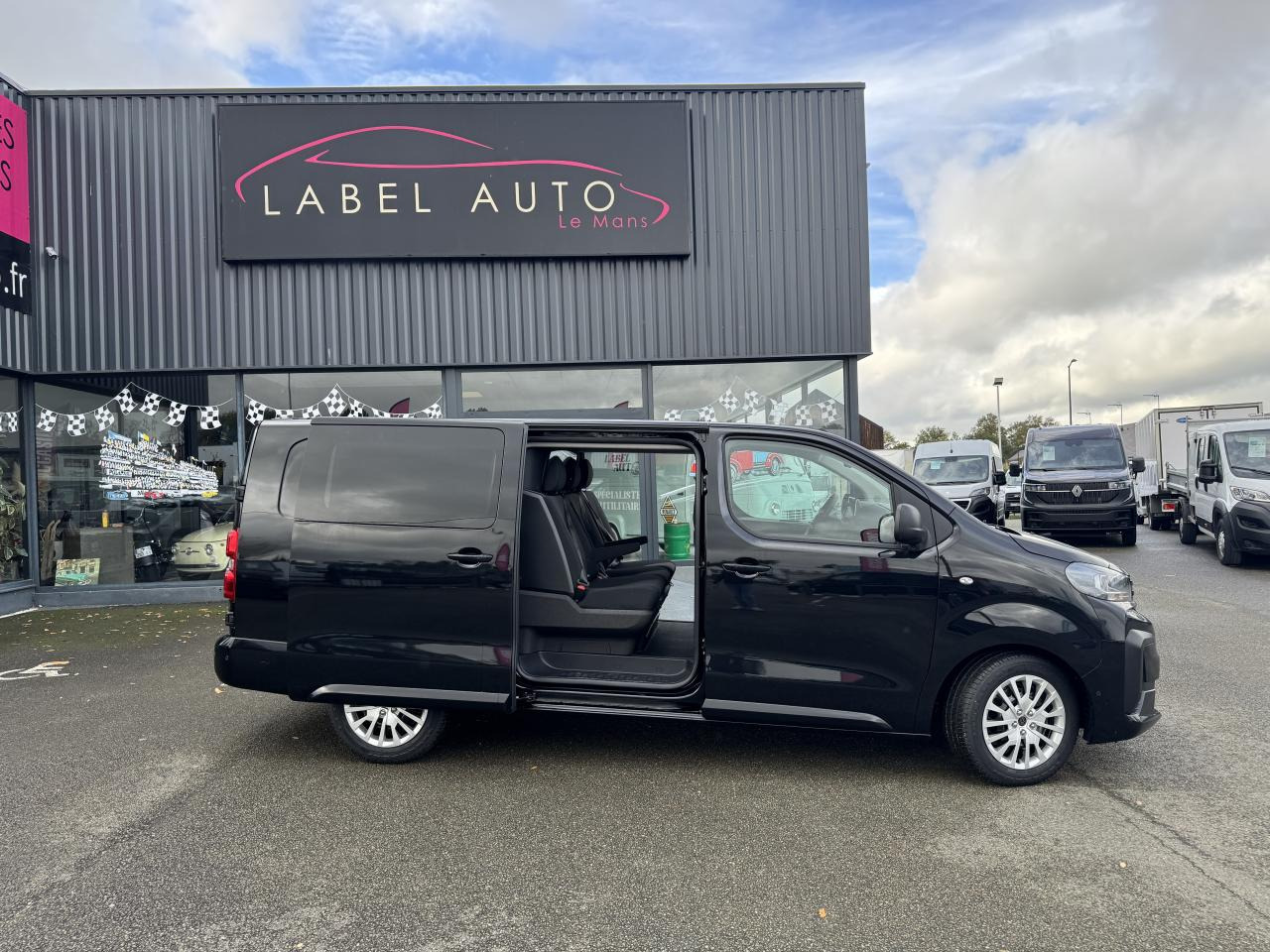 PEUGEOT Expert XL 2.0 BlueHDi - 180 S&S - BV EAT8 III CABINE APPROFONDIE Fourgon Cabine approfondie Fix - Kassebil: bilde 4 PEUGEOT Expert XL 2.0 BlueHDi - 180 S&S - BV EAT8 III CABINE APPROFONDIE Fourgon Cabine approfondie Fix - Kassebil: bilde 4