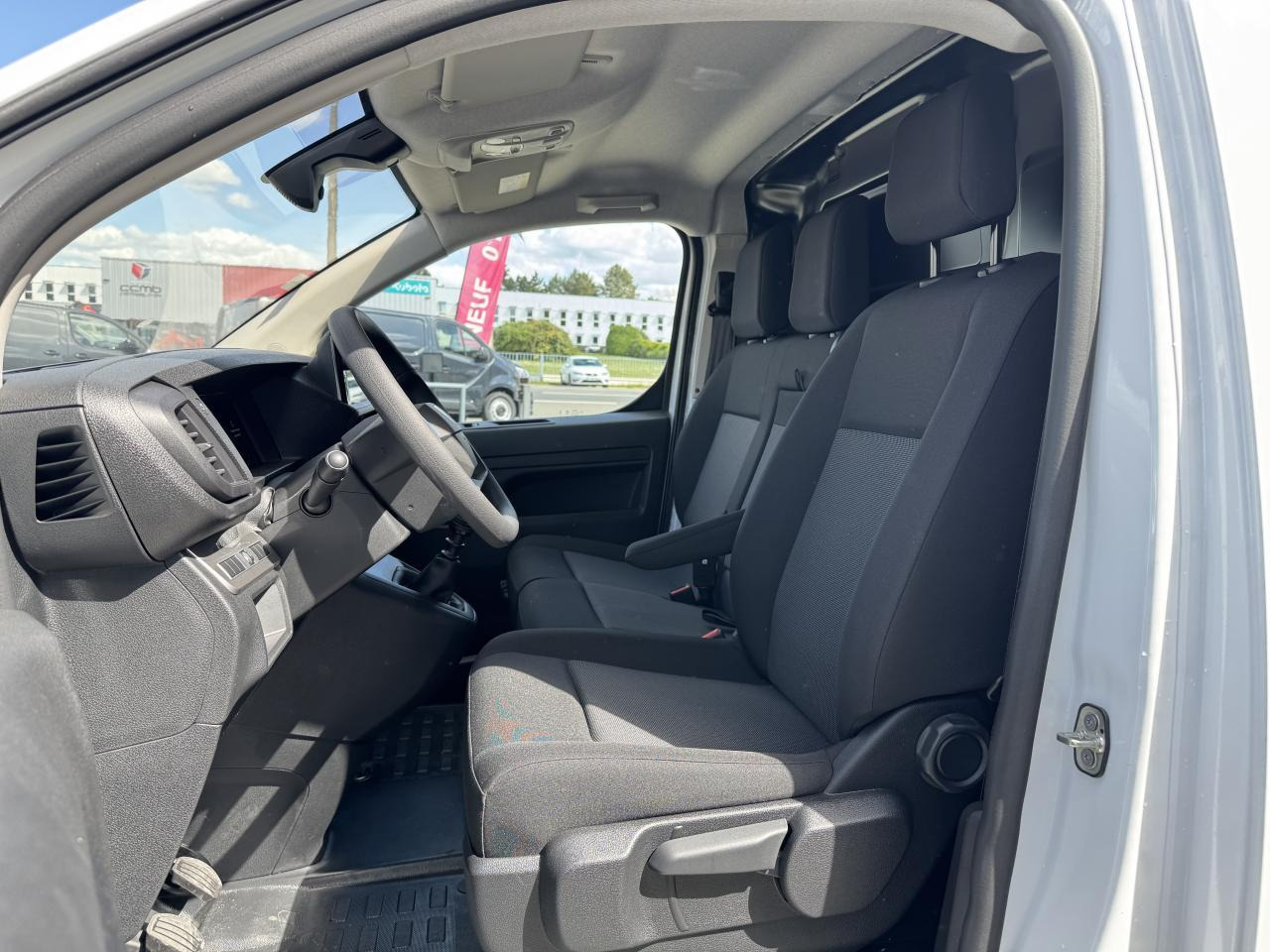 Peugeot Expert M 2.0 BLUEHDI 145CH PACK PREMIUM CONNECT - Kassebil: bilde 5 Peugeot Expert M 2.0 BLUEHDI 145CH PACK PREMIUM CONNECT - Kassebil: bilde 5