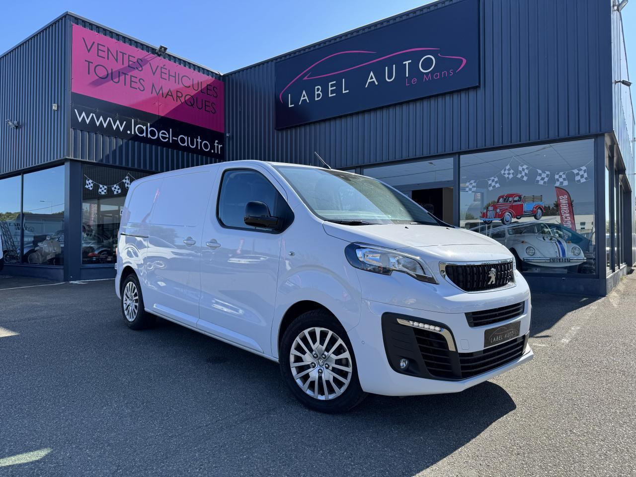 Peugeot Expert Standard 2.0 BlueHDi - 145 S&S - BV EAT8 III FOURGON Fourgon Asphalt PHASE 1 - Kassebil: bilde 1 Peugeot Expert Standard 2.0 BlueHDi - 145 S&S - BV EAT8 III FOURGON Fourgon Asphalt PHASE 1 - Kassebil: bilde 1