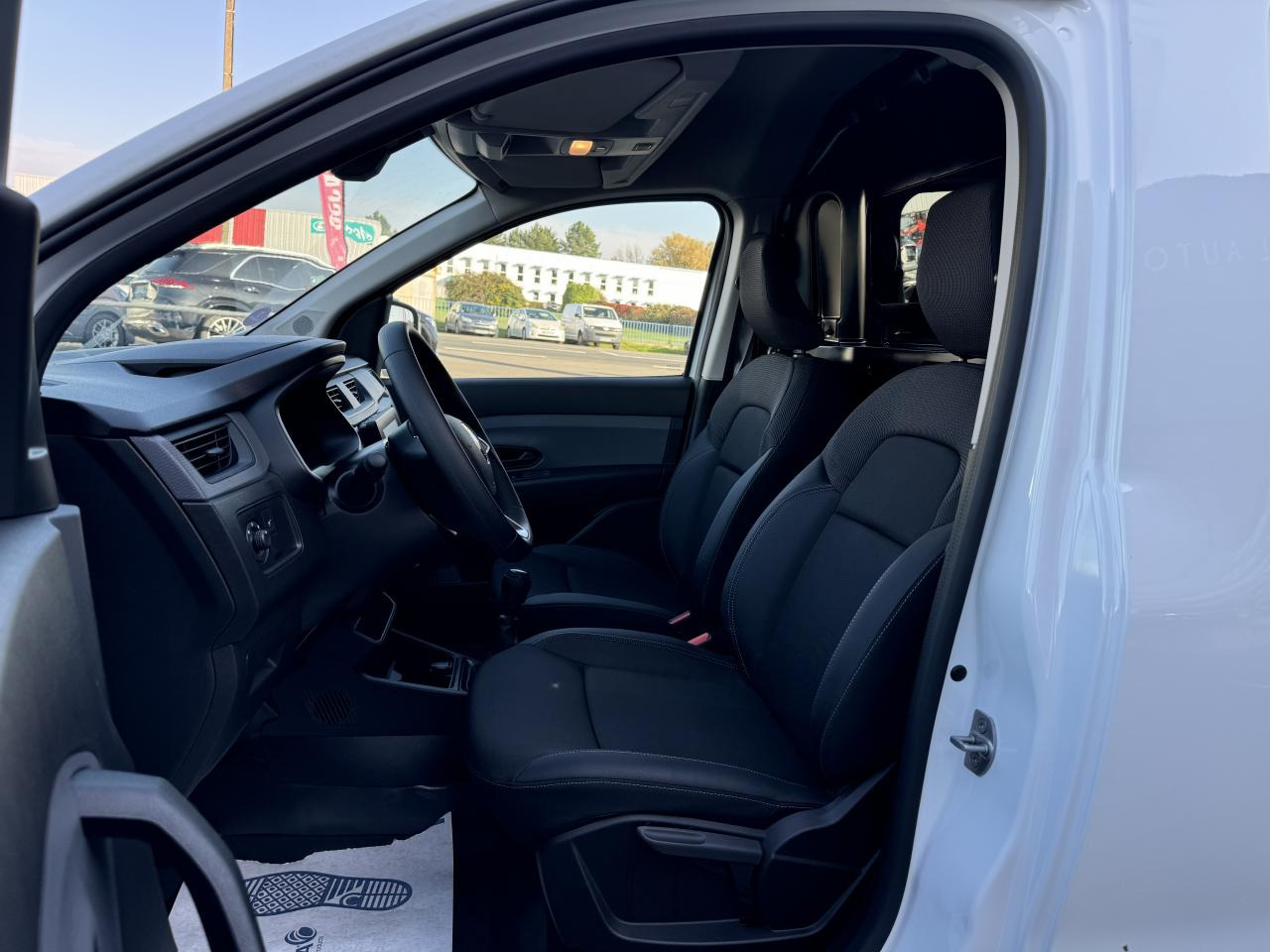 RENAULT EXPRESS 1.5 DCI 75CH CONFORT - Kassebil: bilde 4 RENAULT EXPRESS 1.5 DCI 75CH CONFORT - Kassebil: bilde 4