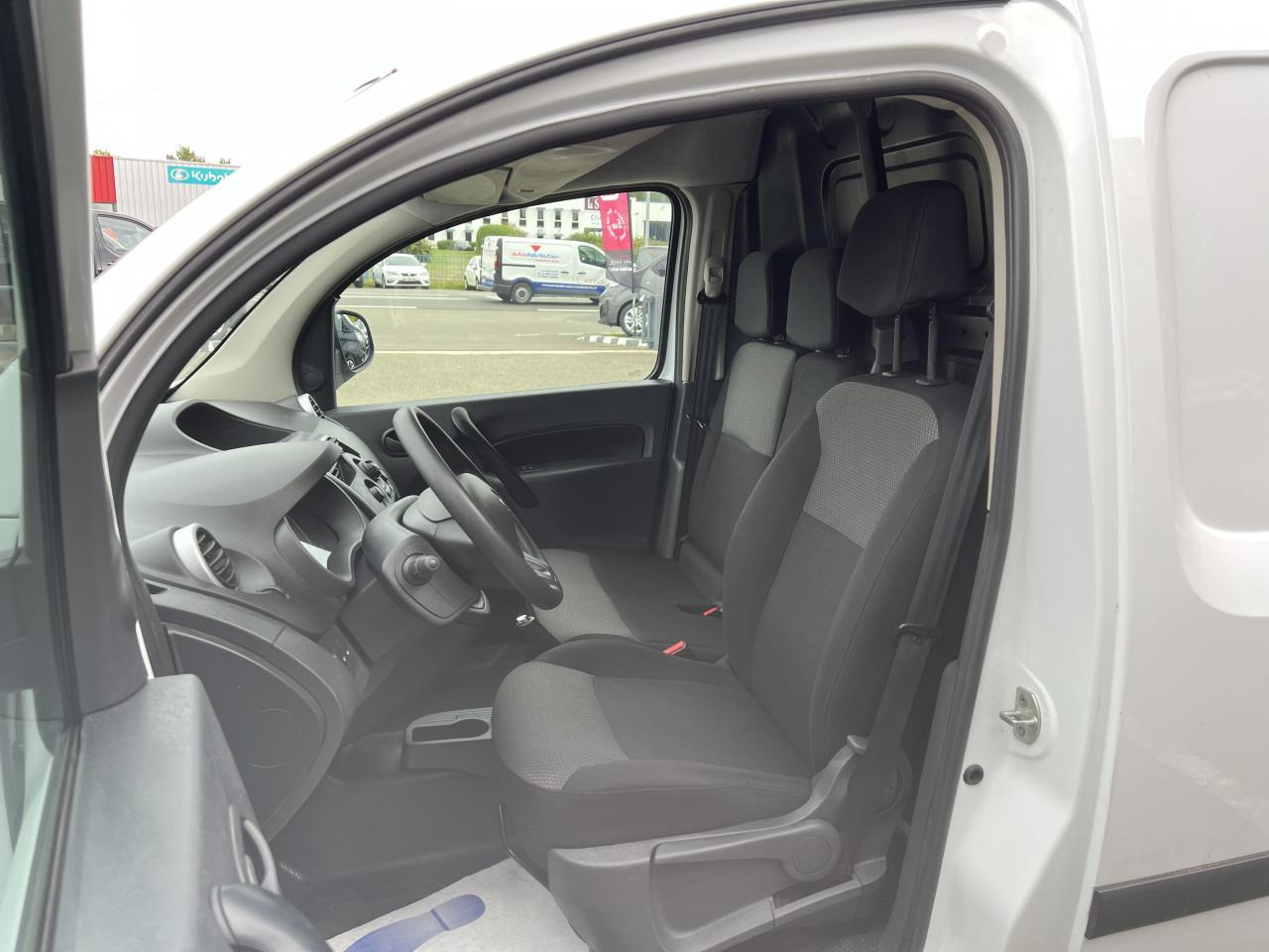 RENAULT KANGOO 1.5 DCI 80CH CONFORT - Kassebil: bilde 5 RENAULT KANGOO 1.5 DCI 80CH CONFORT - Kassebil: bilde 5