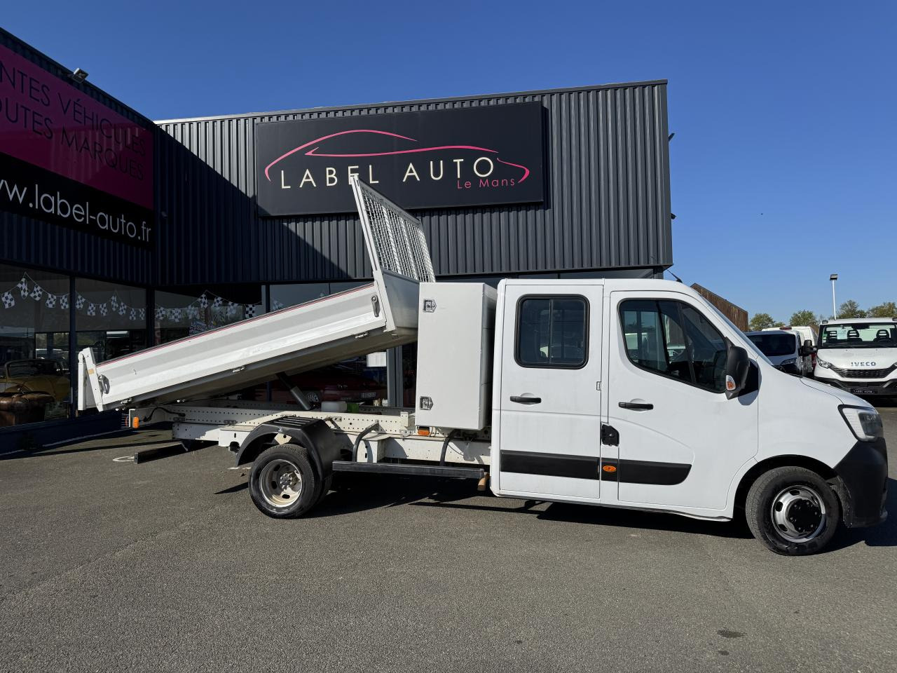 RENAULT MASTER 3T5 BENNE + COFFRE RJ DOUBLE CABINE 6 PL 2.3 DCI 130 CH CONFORT + GPS + REGUL + CLIM - Varebil med tipp: bilde 1 RENAULT MASTER 3T5 BENNE + COFFRE RJ DOUBLE CABINE 6 PL 2.3 DCI 130 CH CONFORT + GPS + REGUL + CLIM - Varebil med tipp: bilde 1