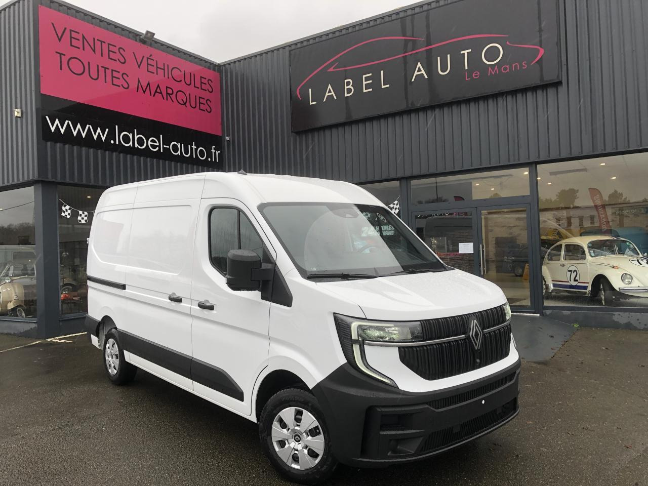 RENAULT MASTER EXTRA 3T5 L2H2 2.0 BLUE DCI 150 CH TRACTION - Kassebil: bilde 1 RENAULT MASTER EXTRA 3T5 L2H2 2.0 BLUE DCI 150 CH TRACTION - Kassebil: bilde 1